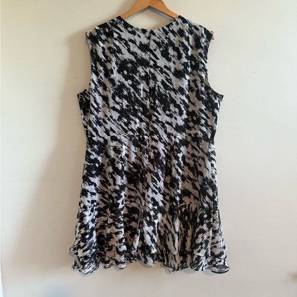 Express Black and White Mini Dress - Picture 6 of 7